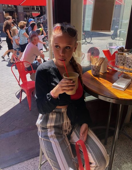 alt girl onlyfans top img