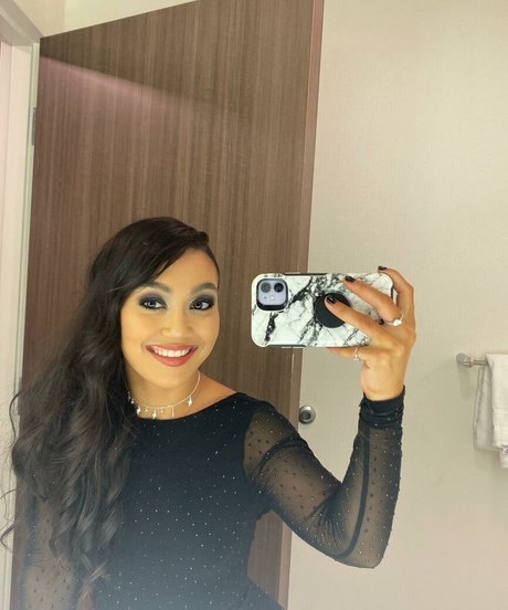 Roxanne Perez xxx model pic