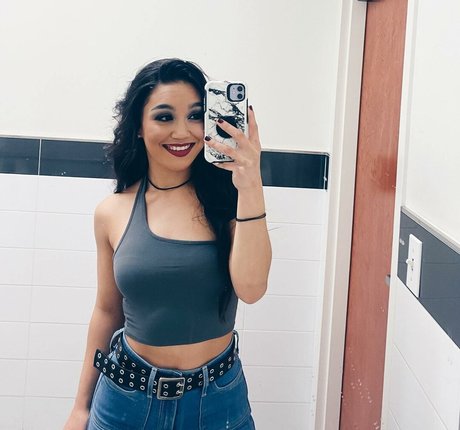 Roxanne Perez free pornstar img