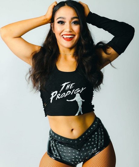 Roxanne Perez free actress image