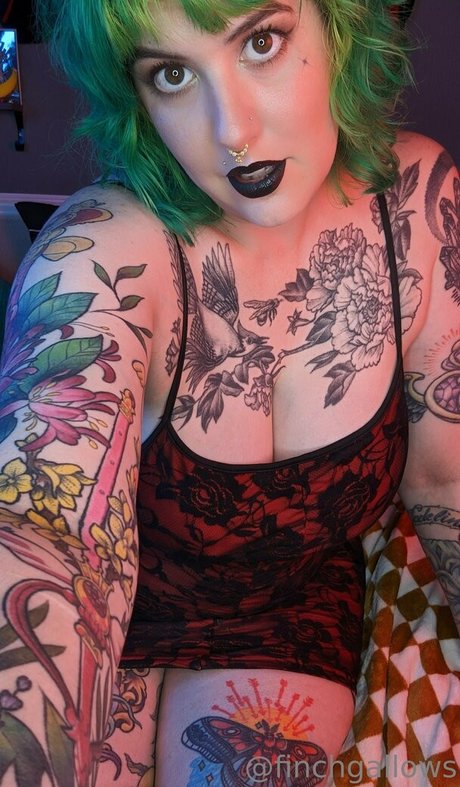 lesbian fingering onlyfans adult pic