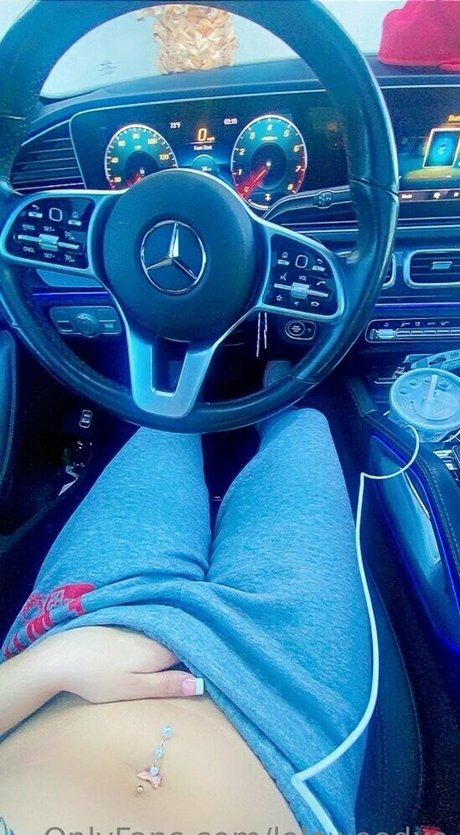 lesbian fingering onlyfans sex images