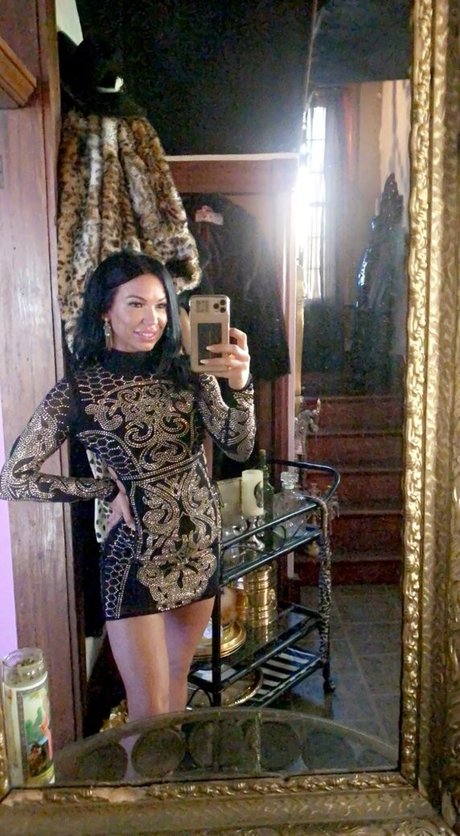 queenofthedollhouse star high quality pictures