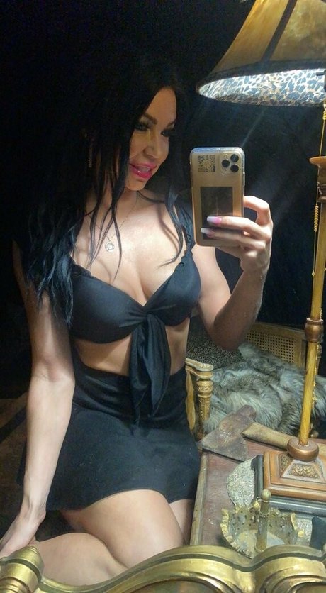 queenofthedollhouse star sexy photo