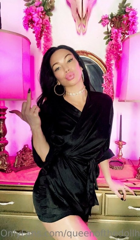 queenofthedollhouse model porn gallery