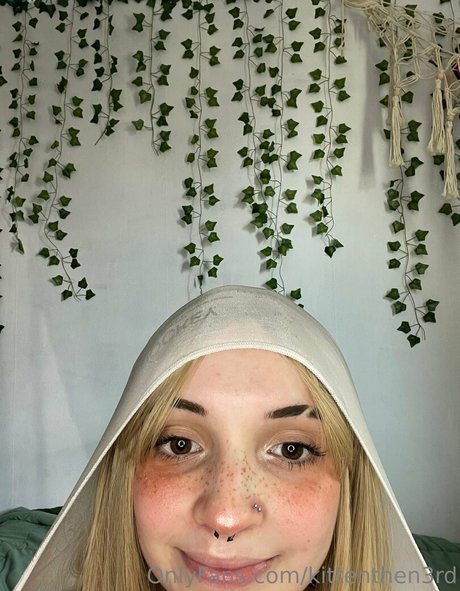 kittenthen3rd model hot pictures