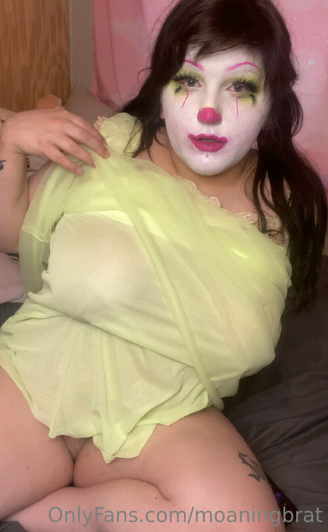 moaningbrat beautiful actress photo