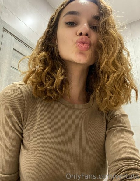 vertuta high quality model pics