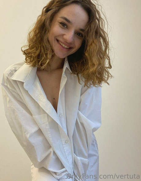 vertuta art actress pics