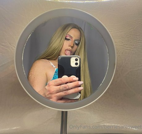 berriesaresweet star nudes pictures