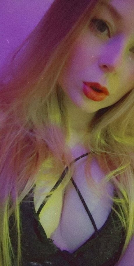 a tendergirl vialeti pornographic star pics