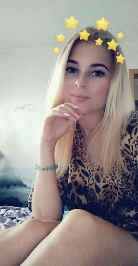 a tendergirl vialeti erotic star image