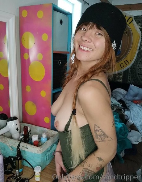 sandtripper high quality actress pictures