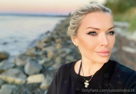 Julesblodna39 hot model image