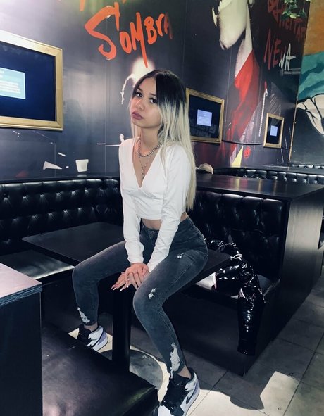 xsaraa free model sexy pic