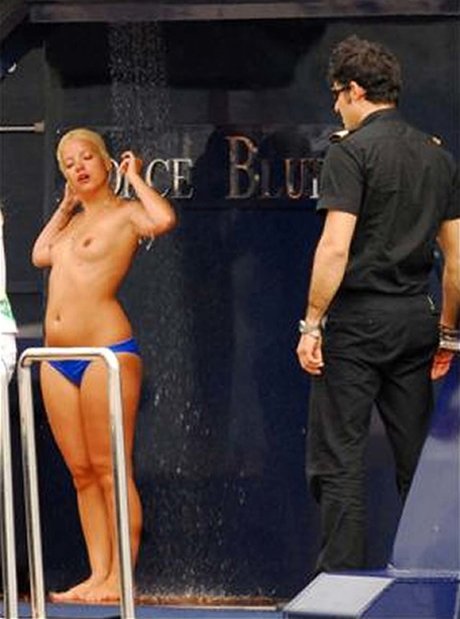 Lily Allen free model pics