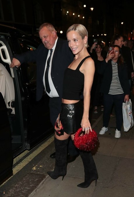 Lily Allen naked star gallery