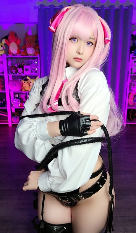 monamisa model top picture