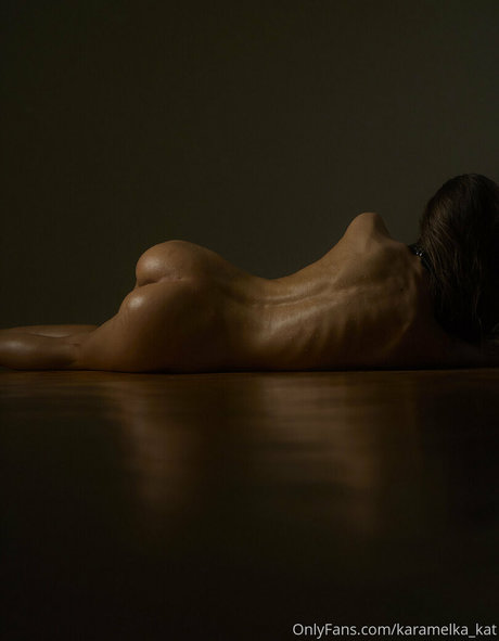 karamelka kat hd model pic