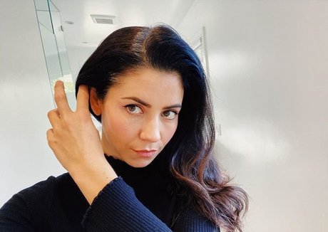 Marina Diamandis pornographic star image