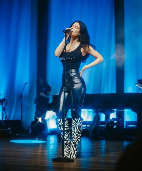 Marina Diamandis model beautiful img