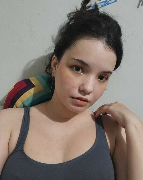 BellaPlays exclusive model pics