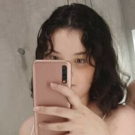 BellaPlays nudes actress photos