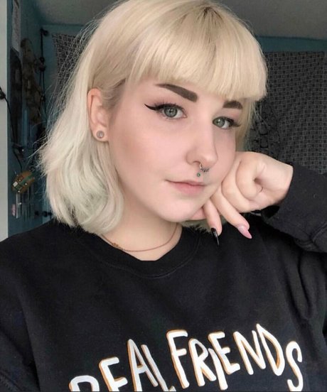 girl on girl onlyfans beautiful img