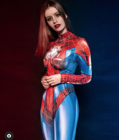 Laura Petrinec art model gallery