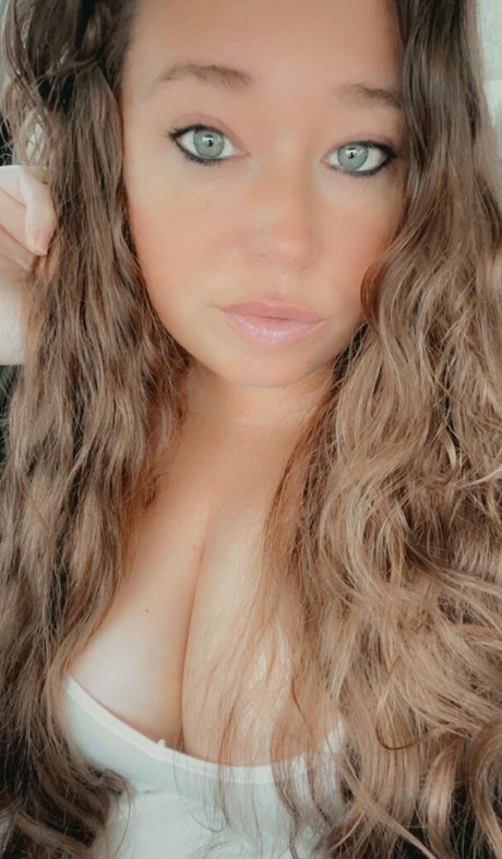 Ivy Mia hot model photos