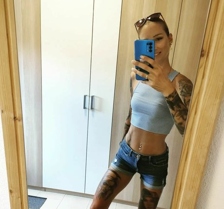 Lechl Sisters xxx pornstar img