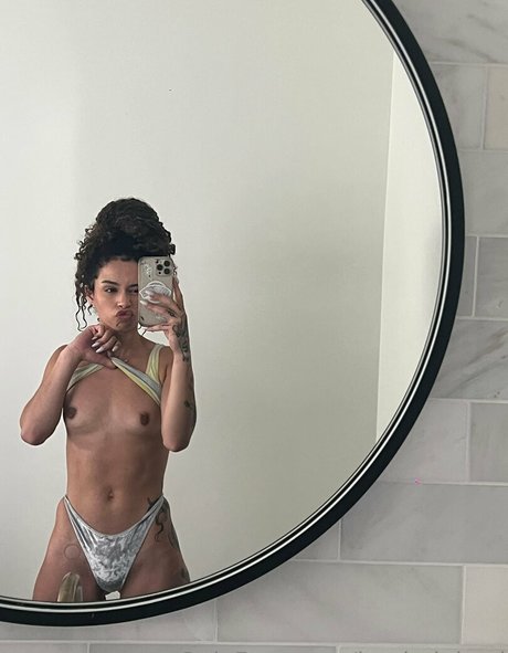 Queen Qiana model perfect img