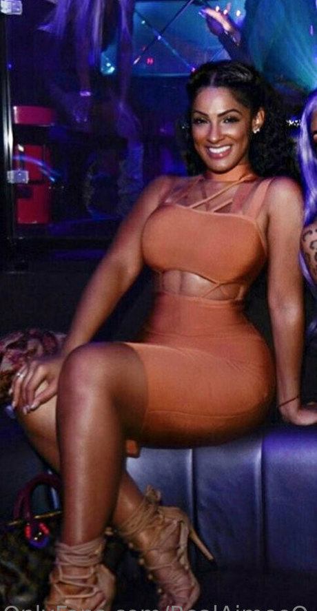 thick girls onlyfans erotic pics