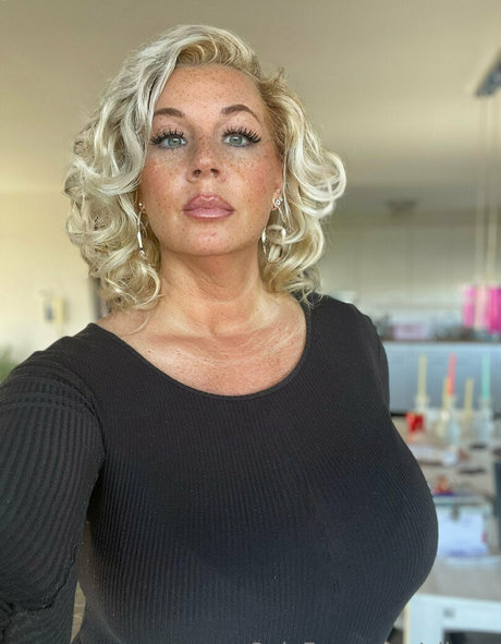 elixerr pretty pornstar picture