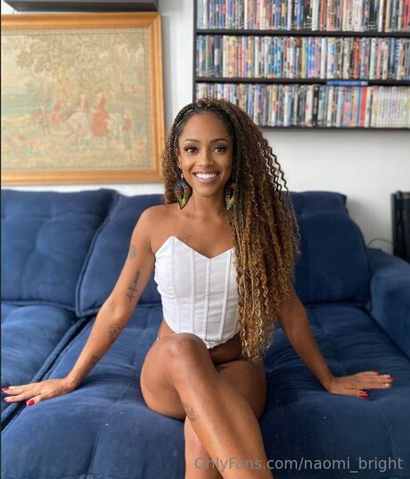 naomi bright pretty actress photo