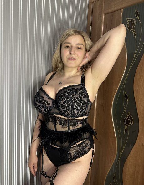 MollyFox sexy actress images