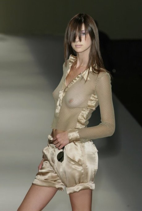 Caitriona Balfe hot actress pic