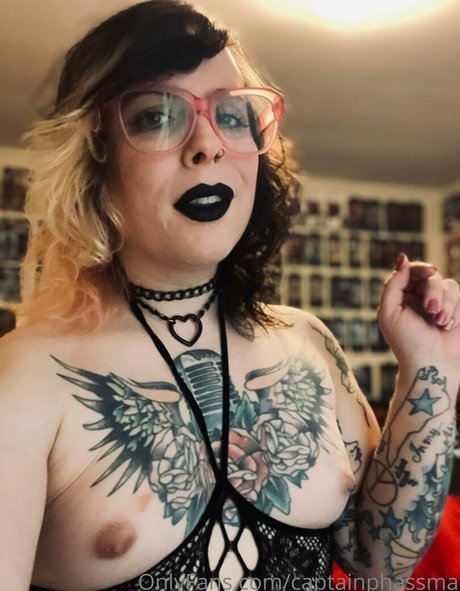 captainphassma erotic star photos