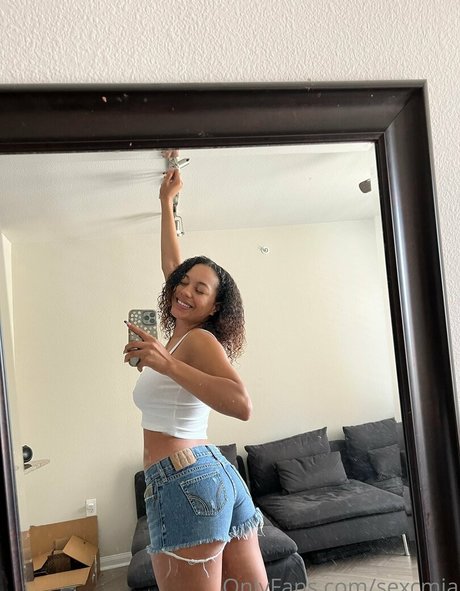 famous nude onlyfans perfect images