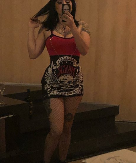 Deborah Milano star beautiful picture