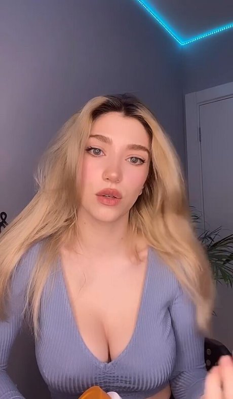 Snowmaiid porn model galleries