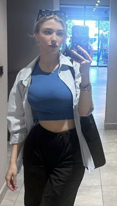 Snowmaiid xxx star photos