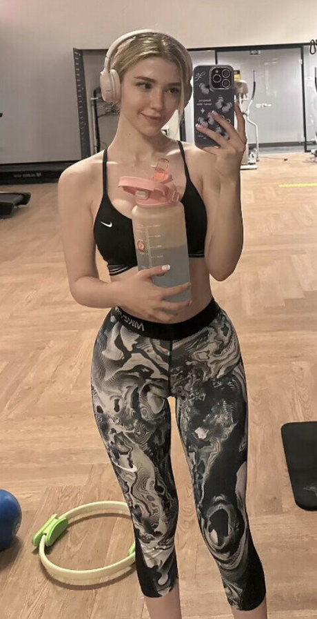 Snowmaiid high quality actress photos