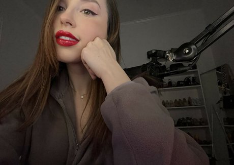 curvy kitty onlyfans hot sexy pictures