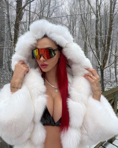 Valentina Fradegrada star erotic pictures