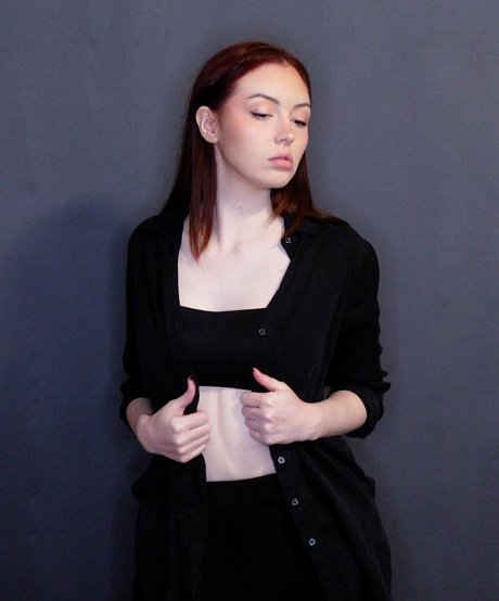 Quantum ASMR star nude pic