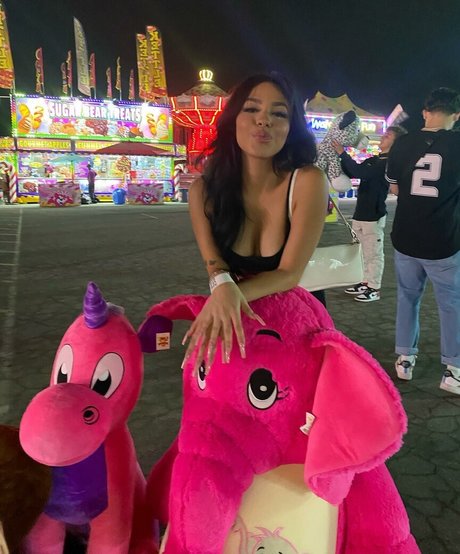 Dessxmx adult model pic