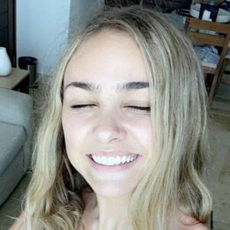 Ariana Lee Bonfiglio star sexy image