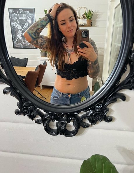 Missrage model hot images