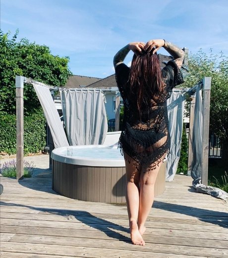 Missrage pornstar nudes photo